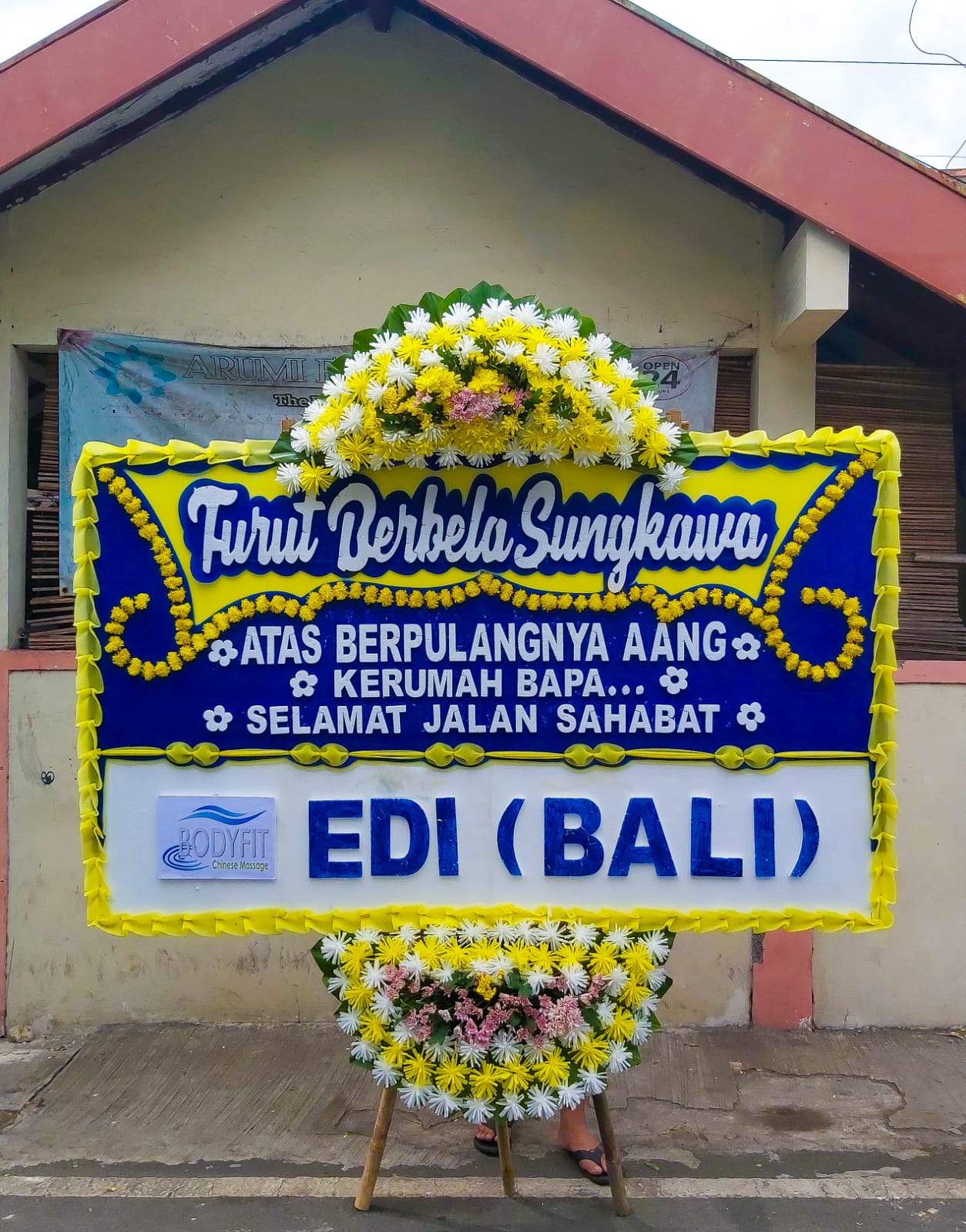 Toko bunga di Mampang Prapatan bunga papan duka cita Arumi Florist