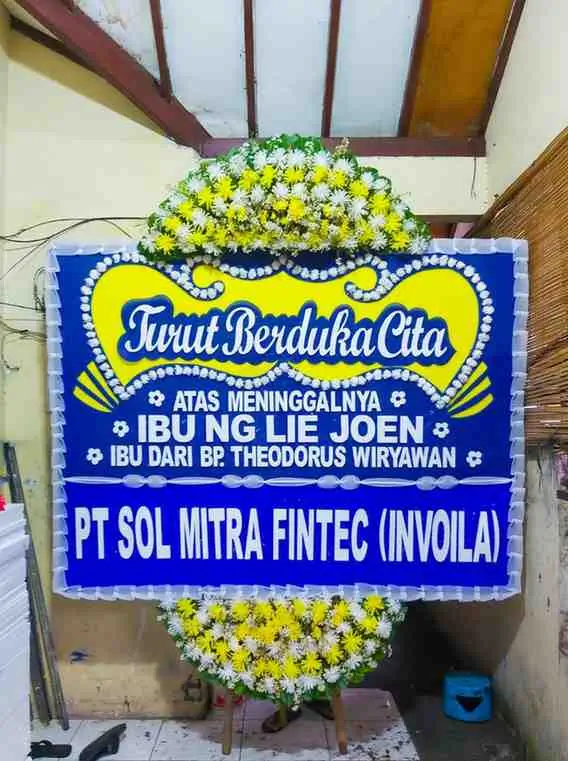 Toko Bunga di Rumah Duka Grand Heaven menyediakan karangan bunga papan duka cita desain elegan