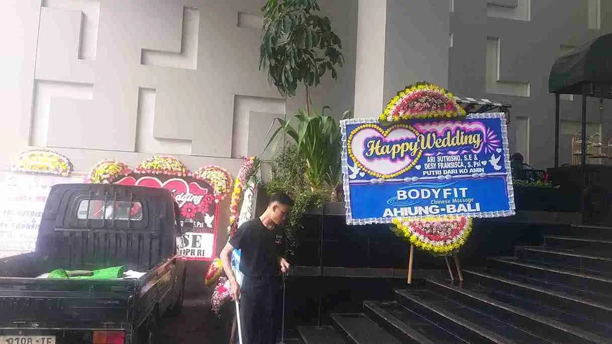 foto lokasi pengiriman bunga di area mall taman anggrek